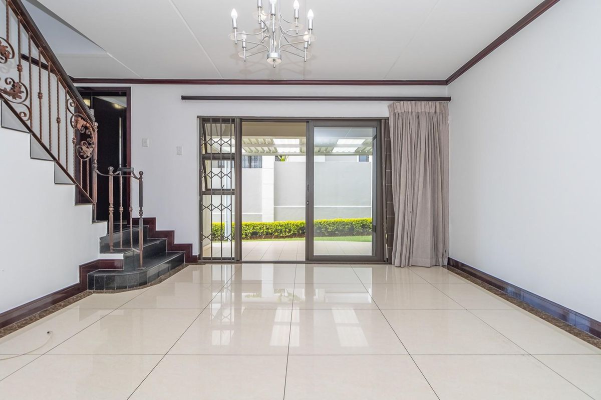 Comfortable, modern lifestyle, 3-Bedroom Cluster in Sought-After Secure Complex - Photo 5