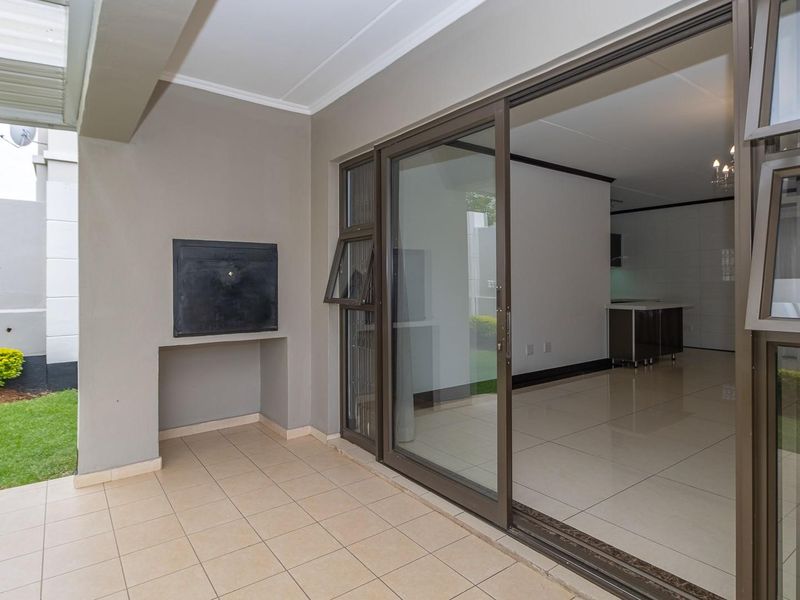 Comfortable, modern lifestyle, 3-Bedroom Cluster in Sought-After Secure Complex - Photo 6