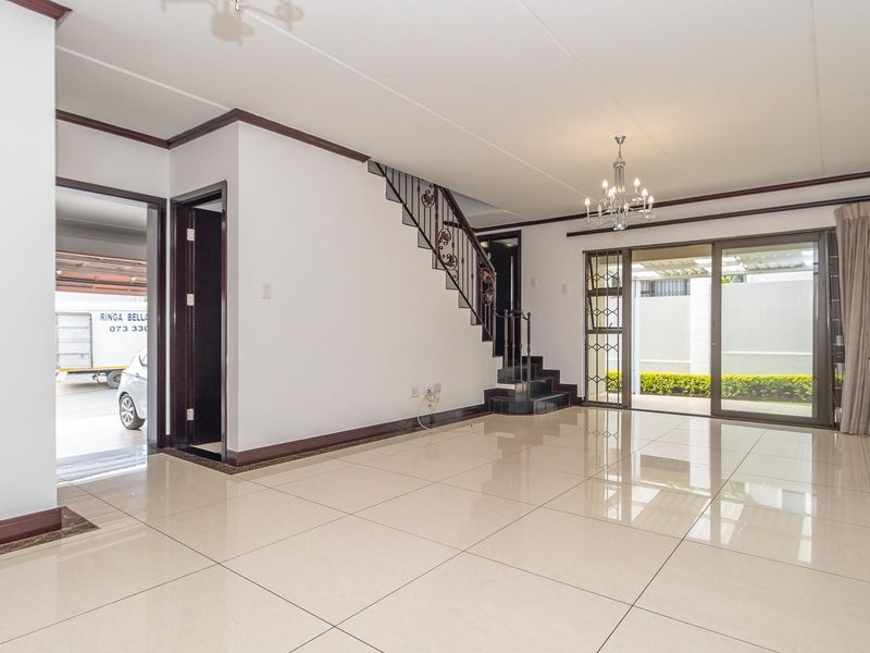 Comfortable, modern lifestyle, 3-Bedroom Cluster in Sought-After Secure Complex - Photo 2