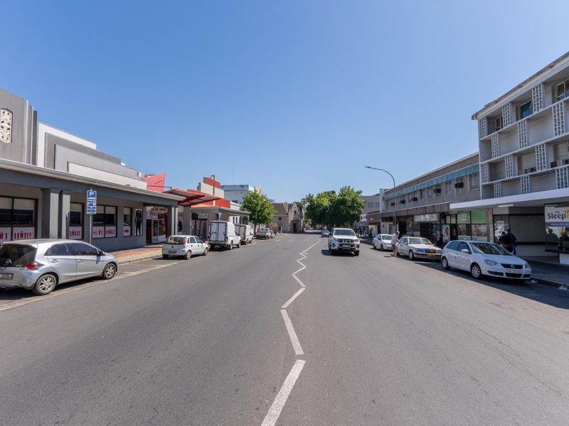 Prime Commercial Office Space - Ideal for Salon or Doctors' Rooms | Main Road, Paarl - Photo 3