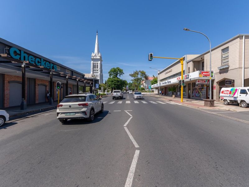 Prime Commercial Office Space - Ideal for Salon or Doctors' Rooms | Main Road, Paarl - Photo 2