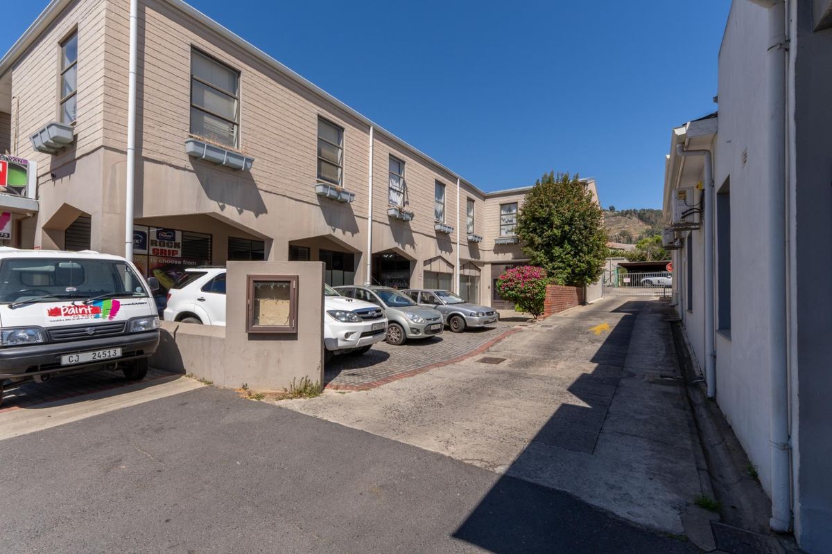 Prime Commercial Office Space - Ideal for Salon or Doctors' Rooms | Main Road, Paarl - Photo 4