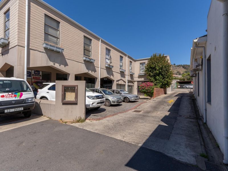 Prime Commercial Office Space - Ideal for Salon or Doctors' Rooms | Main Road, Paarl - Photo 4