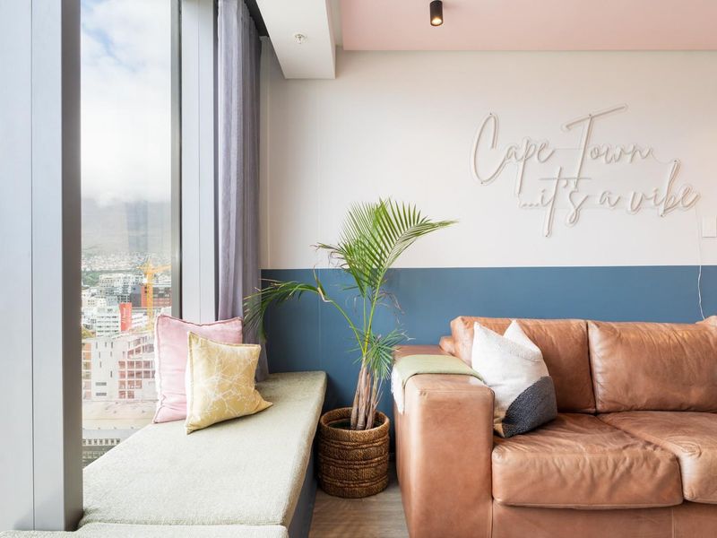 Penthouse Perfection and Luxury City Living with Iconic Cape Town Views - Photo 7