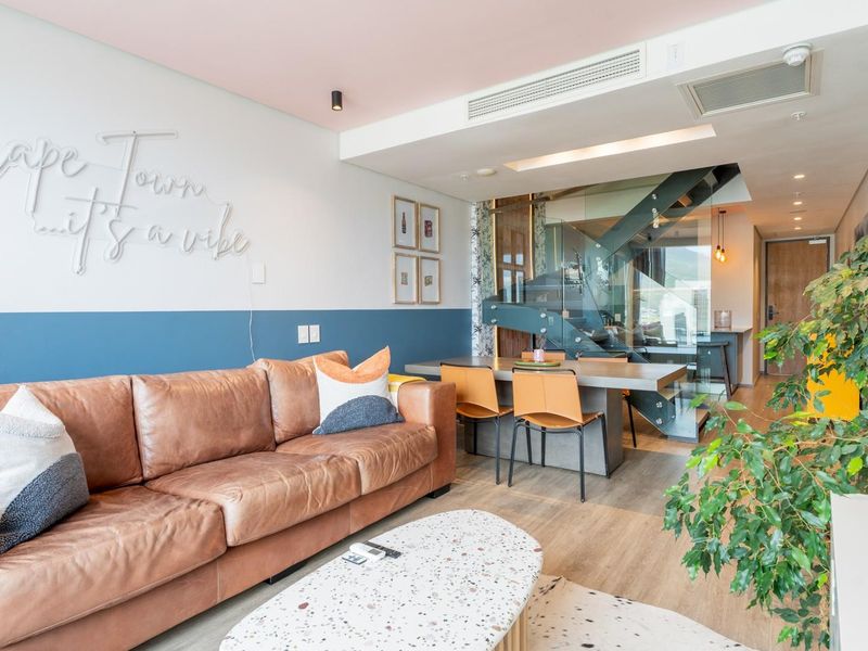 Penthouse Perfection and Luxury City Living with Iconic Cape Town Views - Photo 6