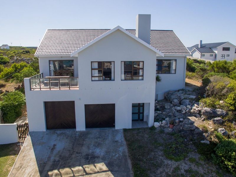 Modern 4 Bedroom coastal home with panoramic ocean views in Struisbaai - Photo 2