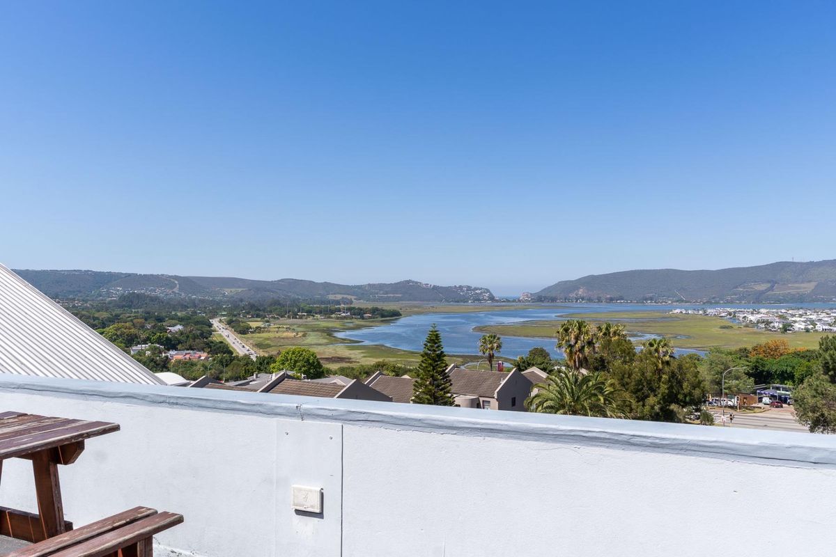 Modern 1-Bedroom Apartment with Scenic Rooftop Views - Heads View, Old Place, Knysna - Photo 2