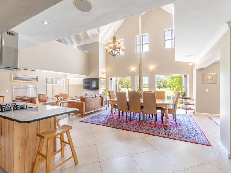 Modern  Elegence with golf course views - Photo 4