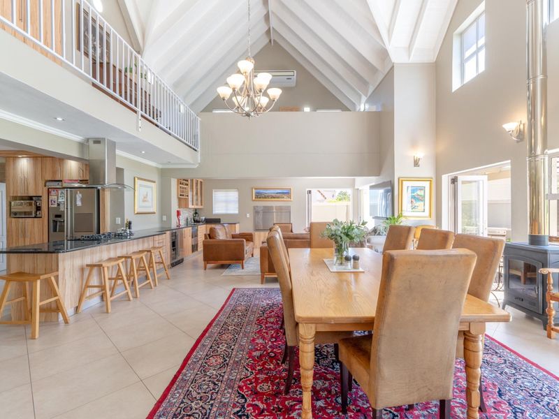 Modern  Elegence with golf course views - Photo 5