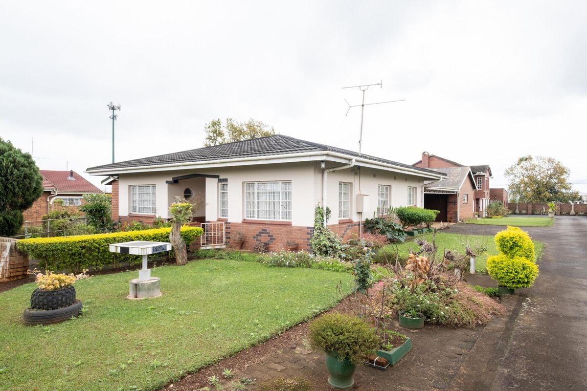 Charming 3-Bedroom Family Home with Outbuilding - Photo 2