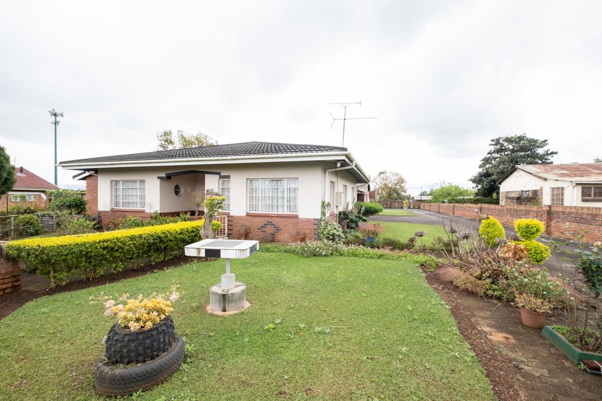 Charming 3-Bedroom Family Home with Outbuilding - Photo 3