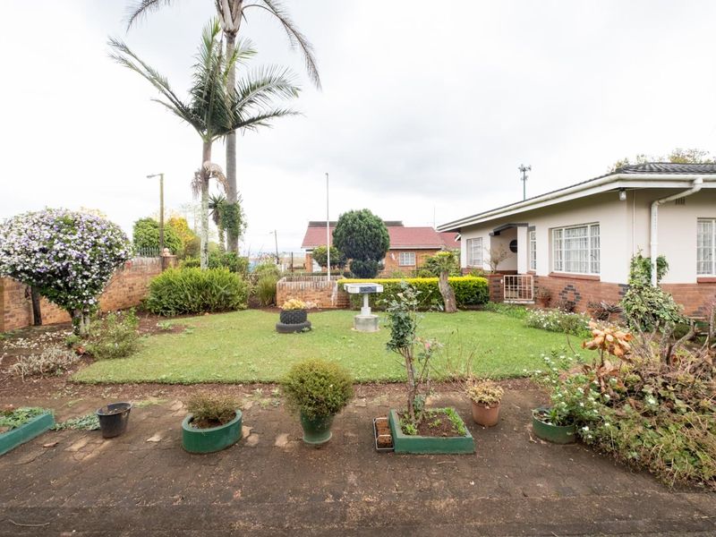 Charming 3-Bedroom Family Home with Outbuilding - Photo 7