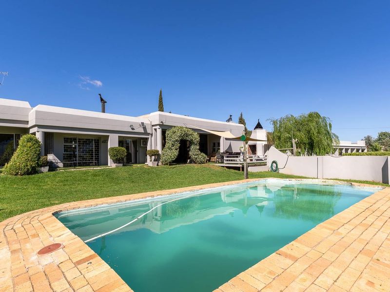 Small Holding with Operational Guest Accommodation and Irrigation outside Riversdal - Photo 3