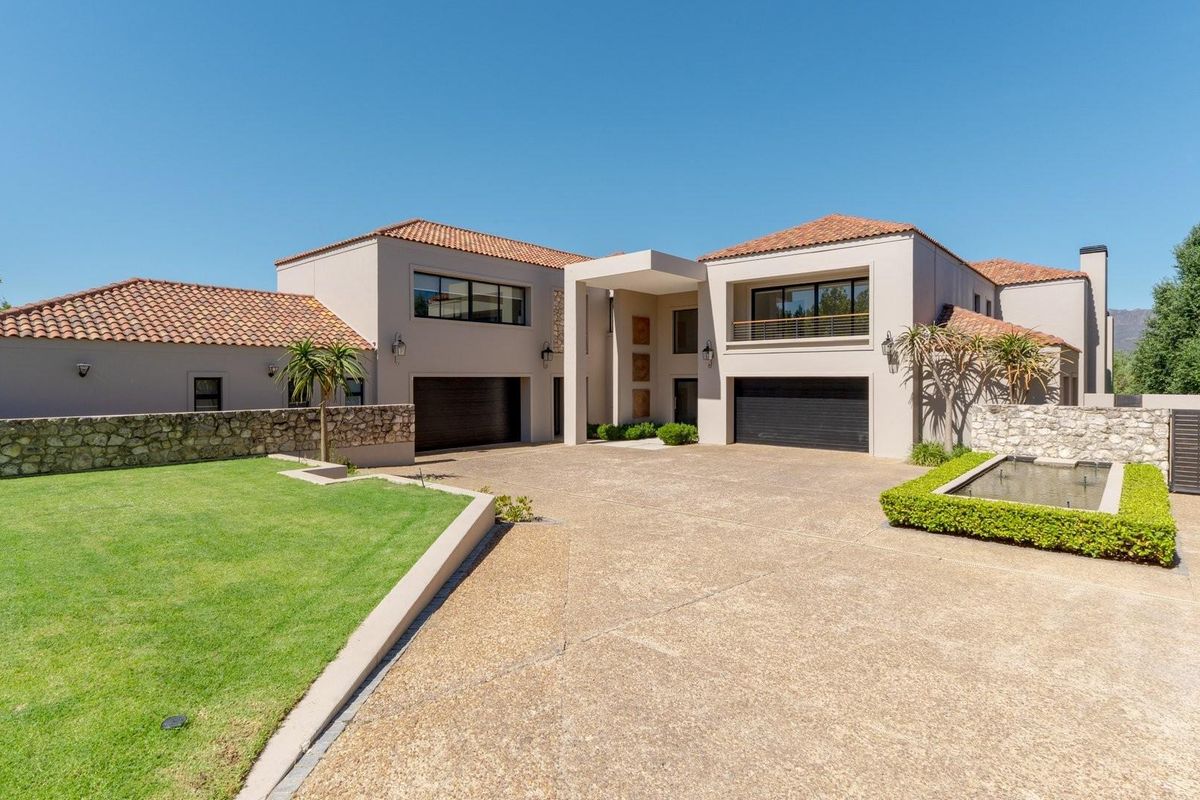 Two Exceptional Homes in One. The Height of Luxury in Winelands Estate, Paarl - Photo 2