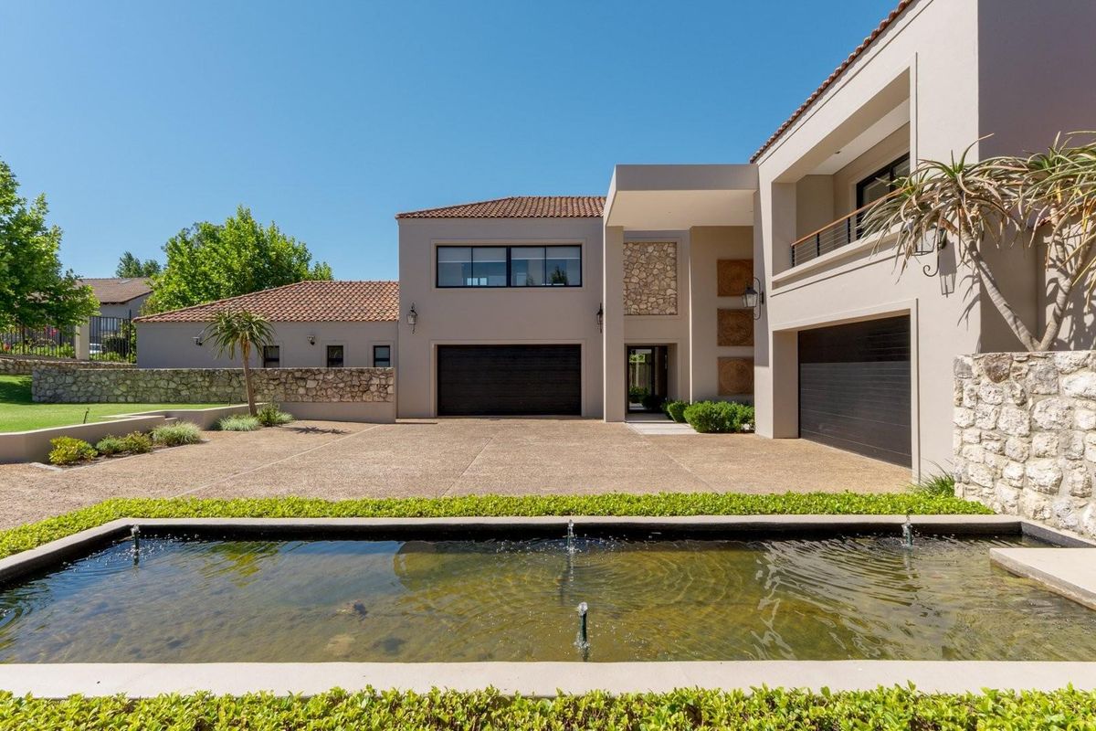 Two Exceptional Homes in One. The Height of Luxury in Winelands Estate, Paarl - Photo 3