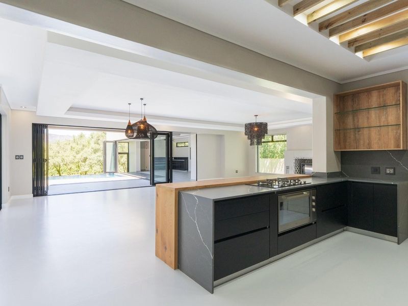 Two Exceptional Homes in One. The Height of Luxury in Winelands Estate, Paarl - Photo 10