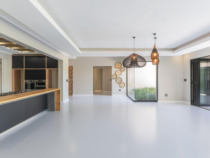 Two Exceptional Homes in One. The Height of Luxury in Winelands Estate, Paarl - Photo 9