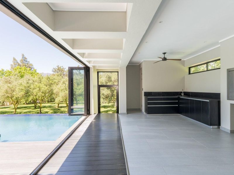 Two Exceptional Homes in One. The Height of Luxury in Winelands Estate, Paarl - Photo 8