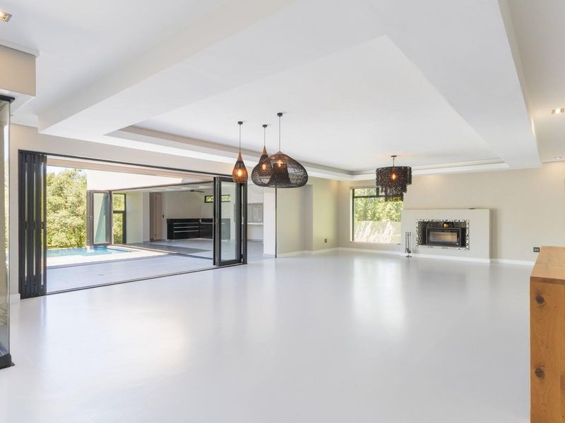 Two Exceptional Homes in One. The Height of Luxury in Winelands Estate, Paarl - Photo 6