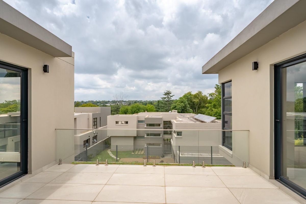 Exquisite Modern Luxury in the Heart of Bryanston - Photo 4