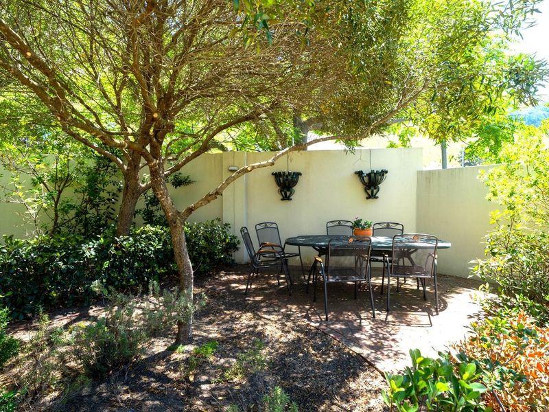 Where timeless elegance meets tranquil living in the heart of Hermanus Heights. - Photo 7