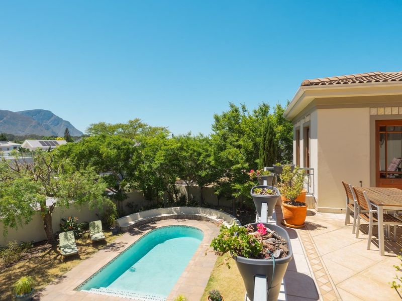Where timeless elegance meets tranquil living in the heart of Hermanus Heights. - Photo 6