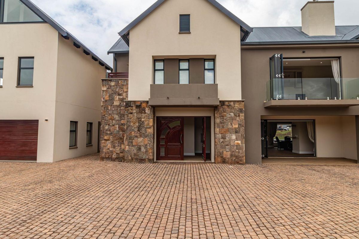 A Residence Defined by Luxury, Space & Endless Mountain Views - Photo 4