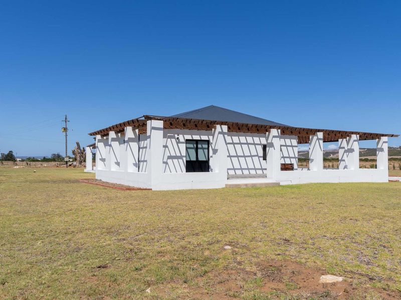 Lifestyle Farm with stylish house and bachelors flat between Riversdale and Still Bay - Photo 3