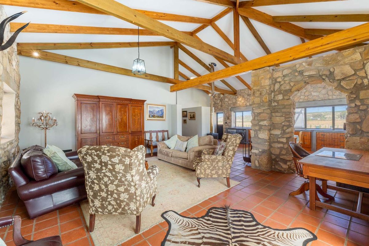 Lifestyle Farm with stylish house and bachelors flat between Riversdale and Still Bay - Photo 4