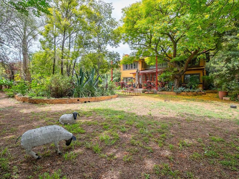 Exceptional 2.2 ha Agricultural Holding with BnB and 3-bedroom Residence plus 2 cottages. - Photo 4