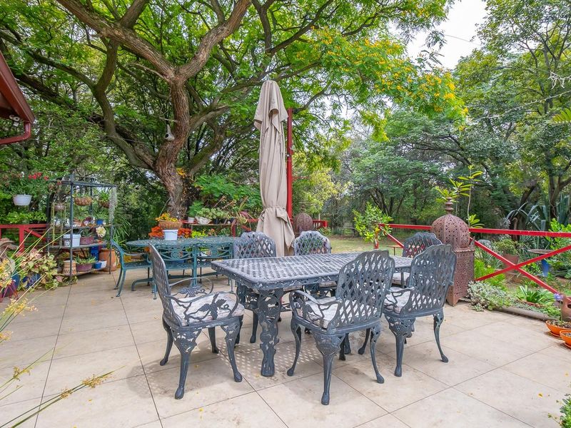 Exceptional 2.2 ha Agricultural Holding with BnB and 3-bedroom Residence plus 2 cottages. - Photo 7