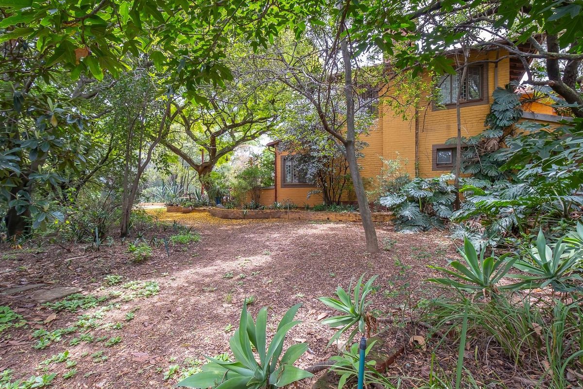 Exceptional 2.2 ha Agricultural Holding with BnB and 3-bedroom Residence plus 2 cottages. - Photo 5