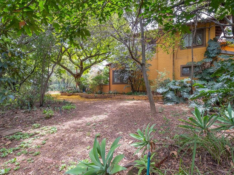 Exceptional 2.2 ha Agricultural Holding with BnB and 3-bedroom Residence plus 2 cottages. - Photo 5