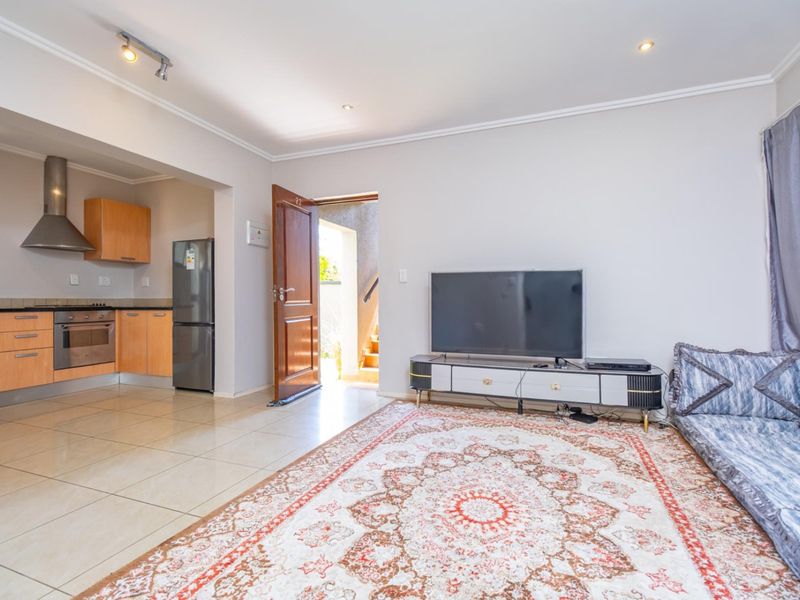 We are proud to present this home on a sole and exclusive mandate - Photo 4