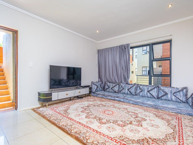 We are proud to present this home on a sole and exclusive mandate - Photo 5