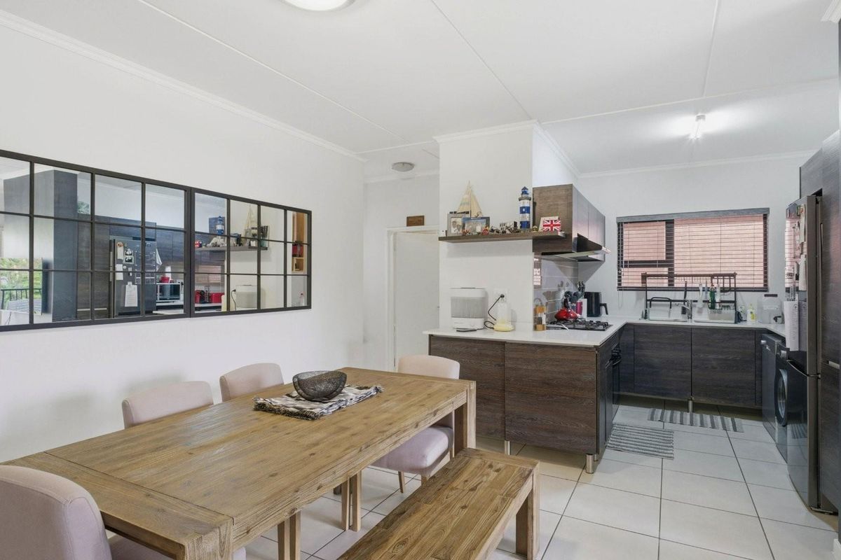 GORGEOUS LIFESTYLE APARTMENT - AN INCREDIBLE BARGAIN - Photo 5