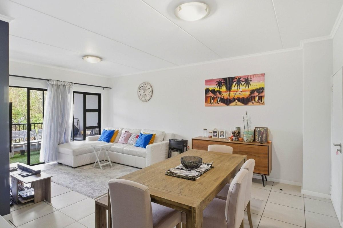 GORGEOUS LIFESTYLE APARTMENT - AN INCREDIBLE BARGAIN - Photo 3