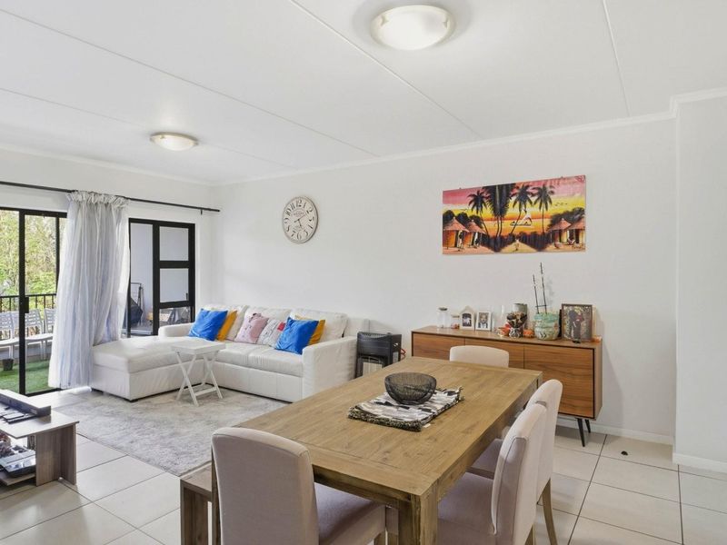 GORGEOUS LIFESTYLE APARTMENT - AN INCREDIBLE BARGAIN - Photo 3