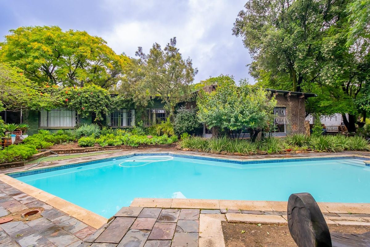 A Rare Artistic Space, Offering Flexibility, Serenity & Character - Photo 5