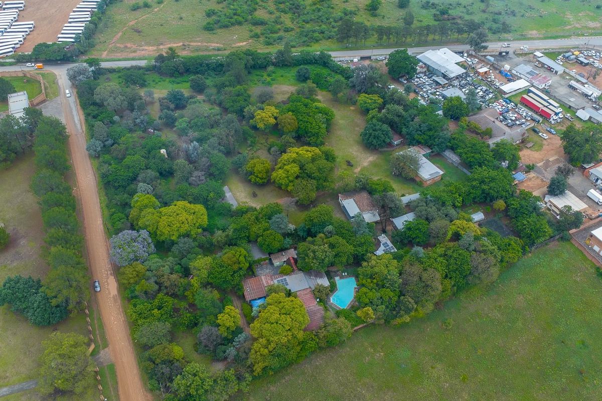 A Rare Artistic Space, Offering Flexibility, Serenity & Character - Photo 3