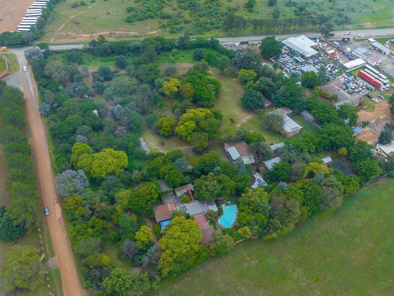 A Rare Artistic Space, Offering Flexibility, Serenity & Character - Photo 3