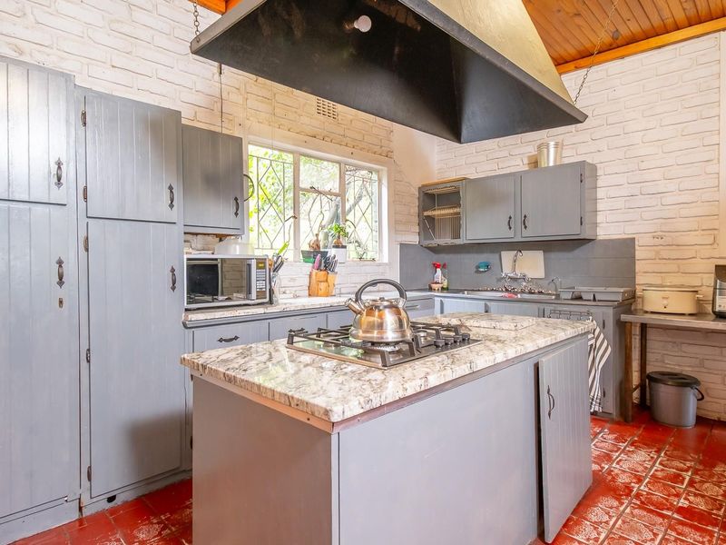 A Rare Artistic Space, Offering Flexibility, Serenity & Character - Photo 9