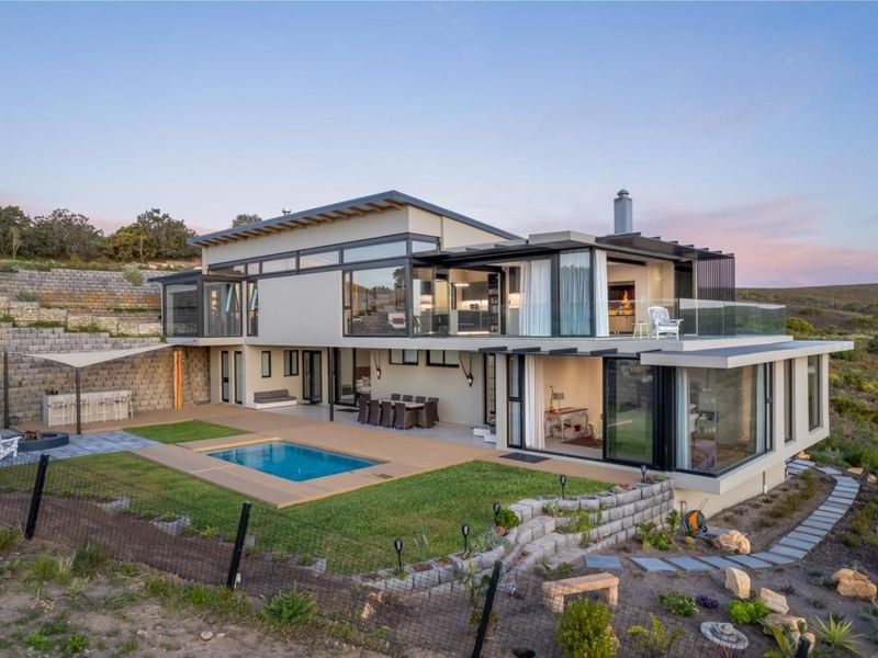 SIMPLY SENSATIONAL DESIGNER HOME - UBE MOD WITH JAW DROPPING VIEWS - Photo 8