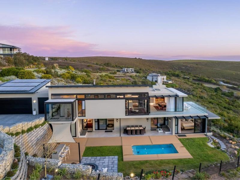 SIMPLY SENSATIONAL DESIGNER HOME - UBE MOD WITH JAW DROPPING VIEWS - Photo 7