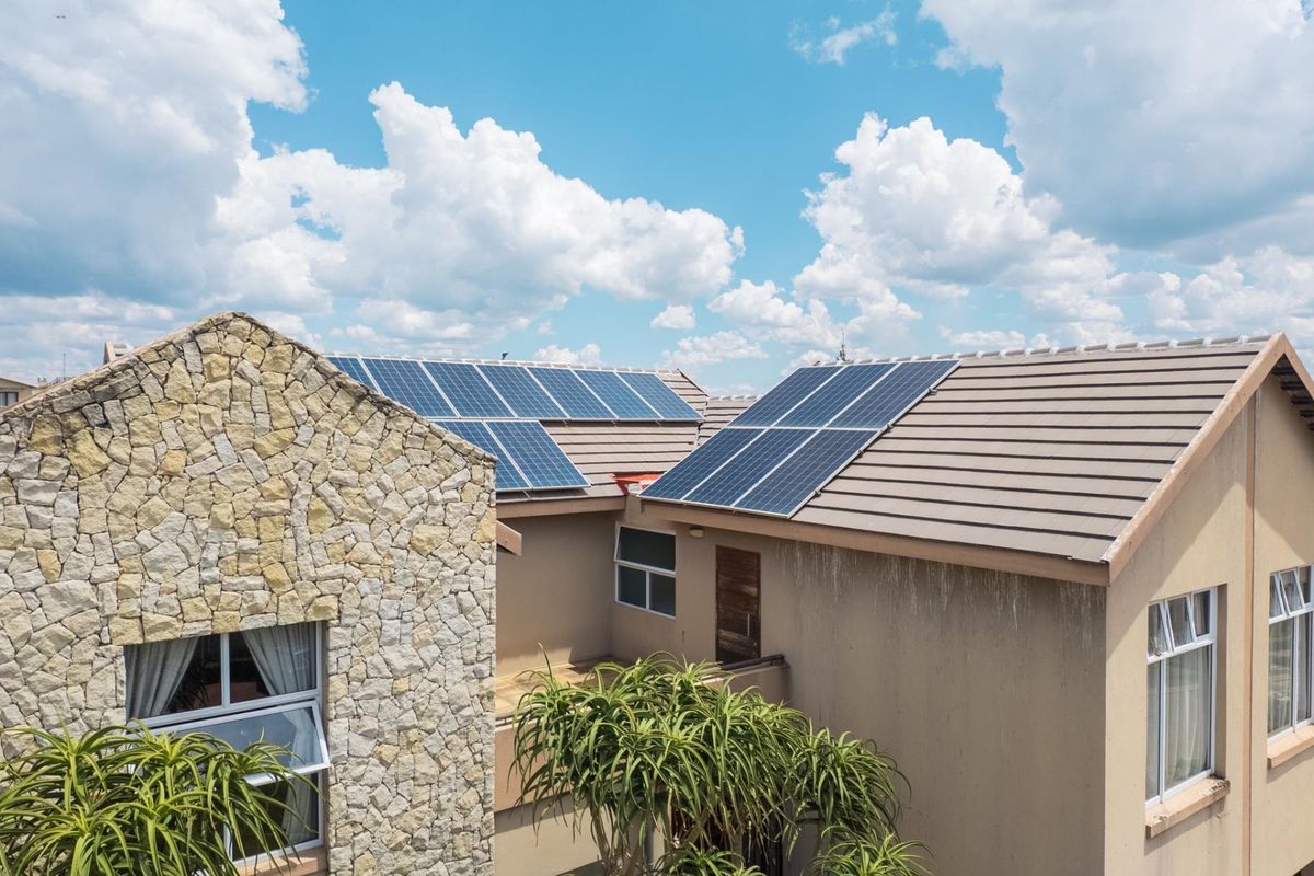 Luxury Features, Off-Grid Power and Estate Security - Photo 3