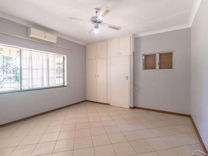 Charming Central Town Property with Massive Stand - Photo 10