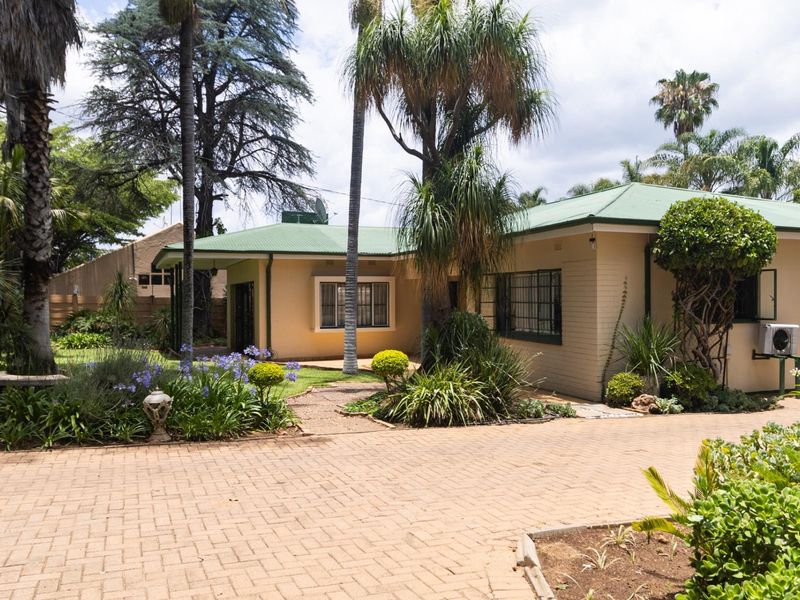 Charming Central Town Property with Massive Stand - Photo 3