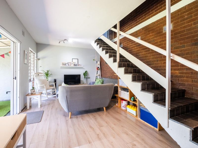 Charming Duplex in Leafy Essenwood - Photo 9