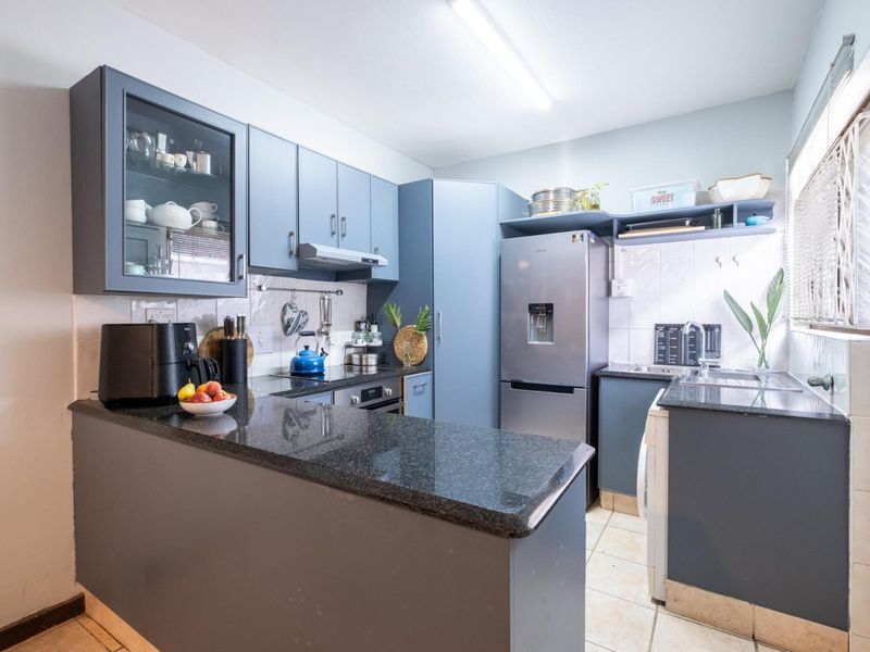 Charming Duplex in Leafy Essenwood - Photo 7