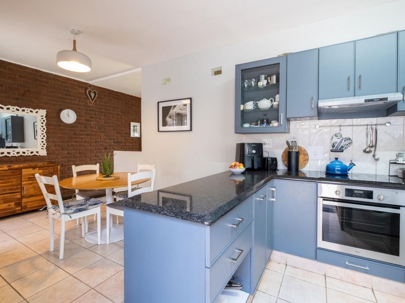 Charming Duplex in Leafy Essenwood - Photo 2